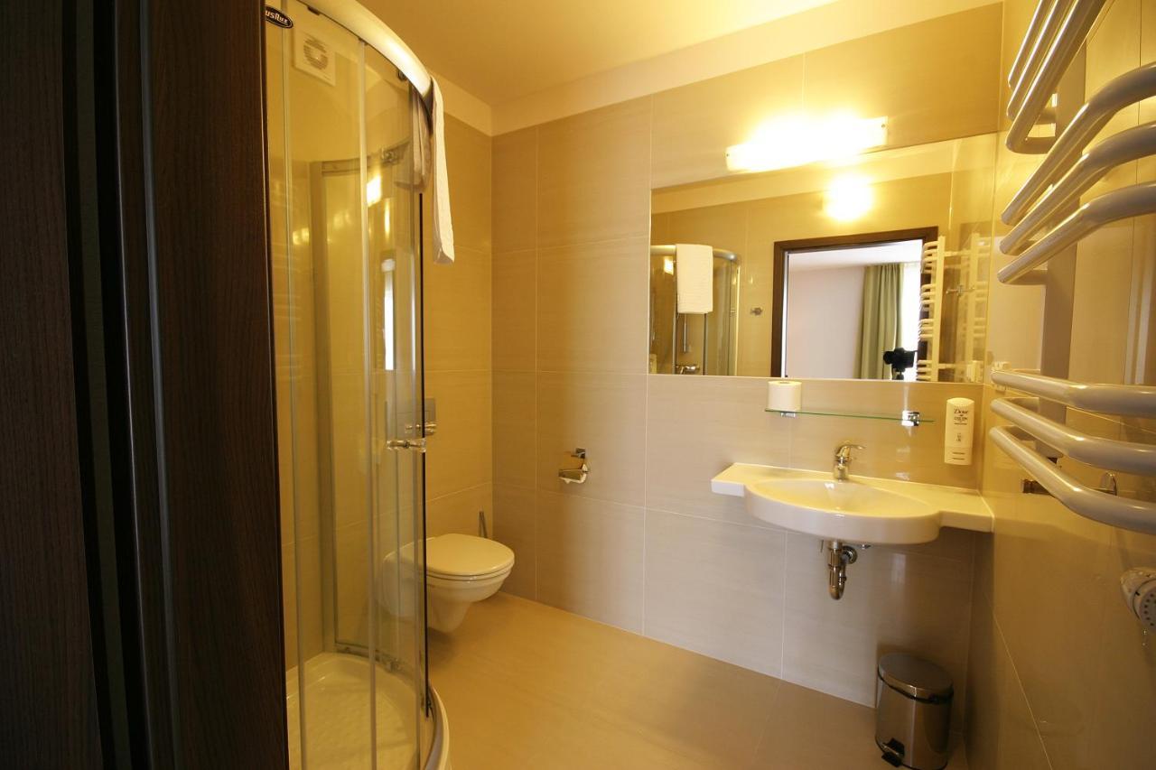 Junior Suite with Lake View,1123931031:JPEG